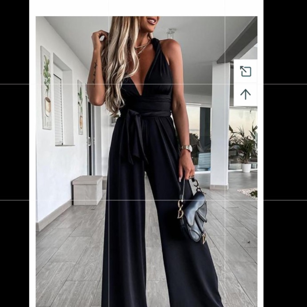 Sleeveless Halterneck Tie Jumpsuit size Small NWOT